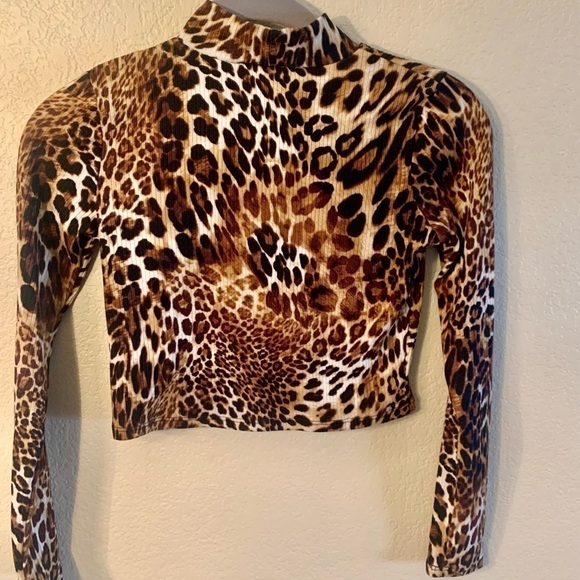 NWT FashionNova Crop Top Small Leopard Animal Print Stretchy Ribbed Long Sleeve - Picture 7 of 12
